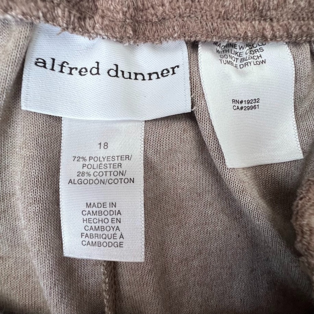 Alfred Dunner Womens 18 Brown Velour Pull On Pants Elastic Waist‎ Pockets - Picture 7 of 7